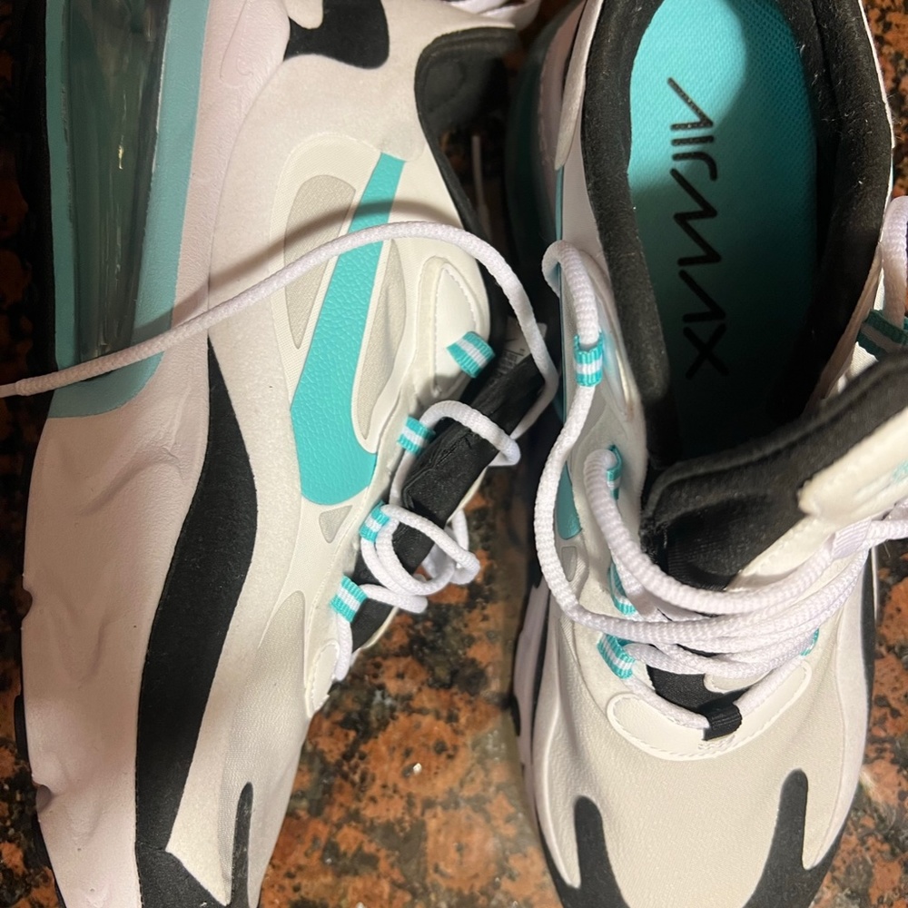 Nike, AIR270 size 9.5 - Picture 6 of 8